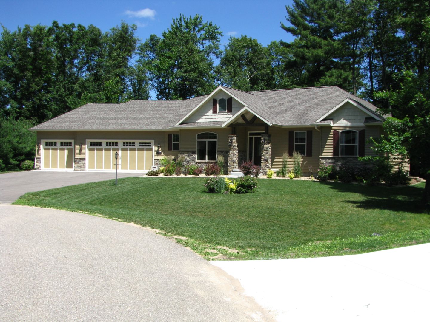 Custom Home Building Heartland Custom Homes Inc.