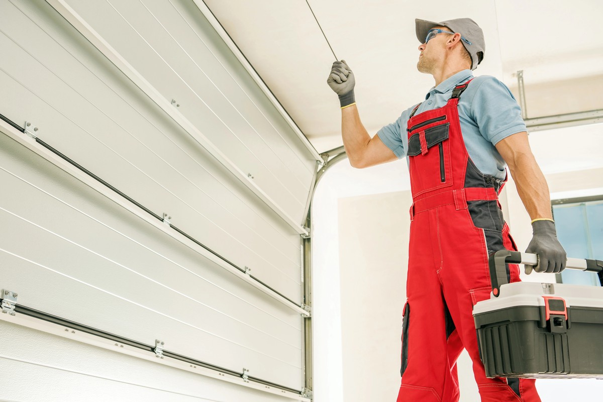 [Homeowner Tips] Garage Door Maintenance and Safety Basics