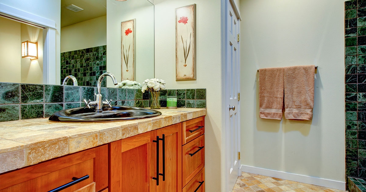 Choosing the Right Color for Natural Stone Kitchen and Bath Décor 